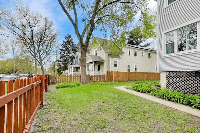 1028 Ashland Avenue, Evanston, IL 60202