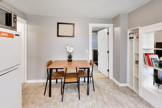 1028 Ashland Avenue, Evanston, IL 60202