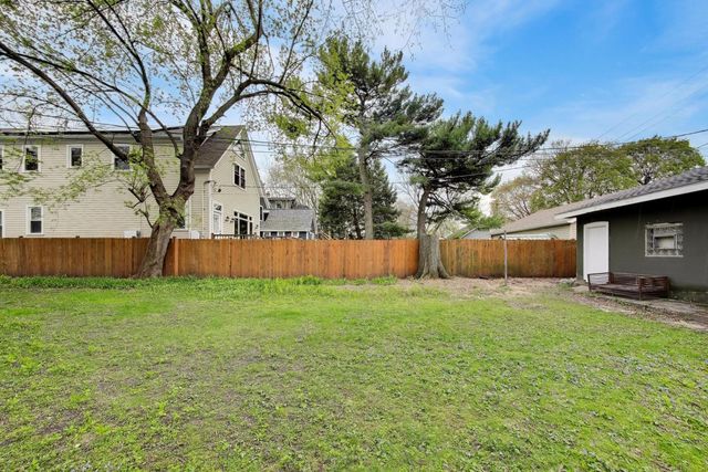 1028 Ashland Avenue, Evanston, IL 60202
