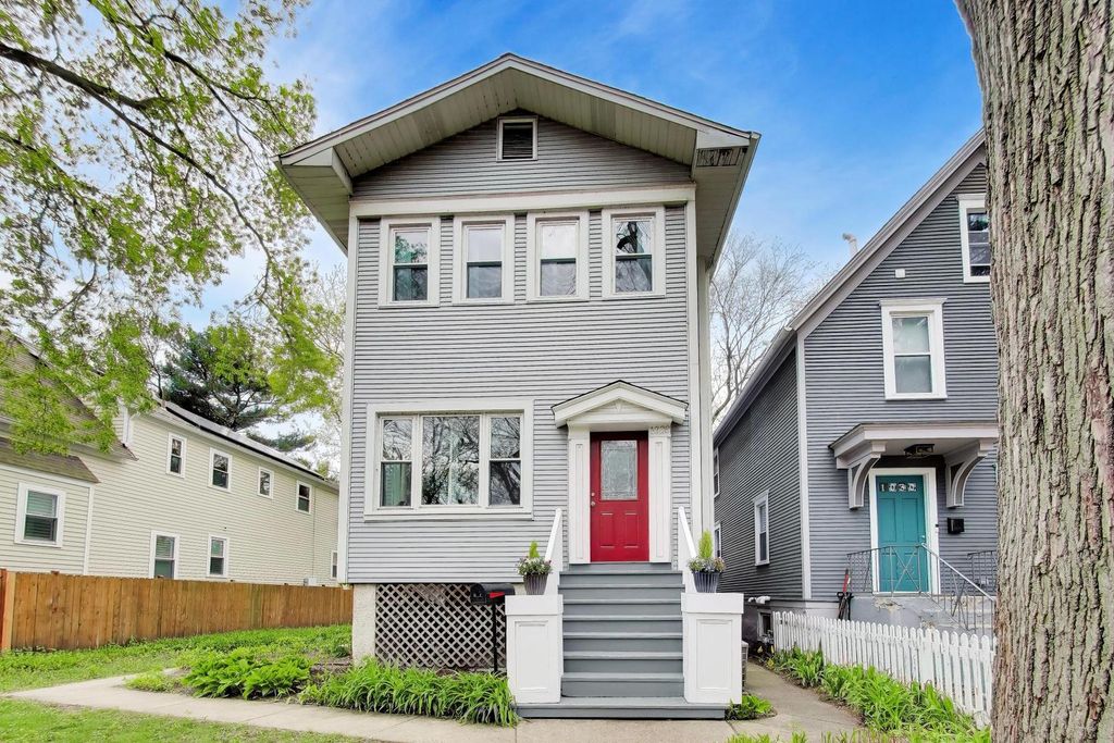 1028 Ashland Avenue, Evanston, IL 60202