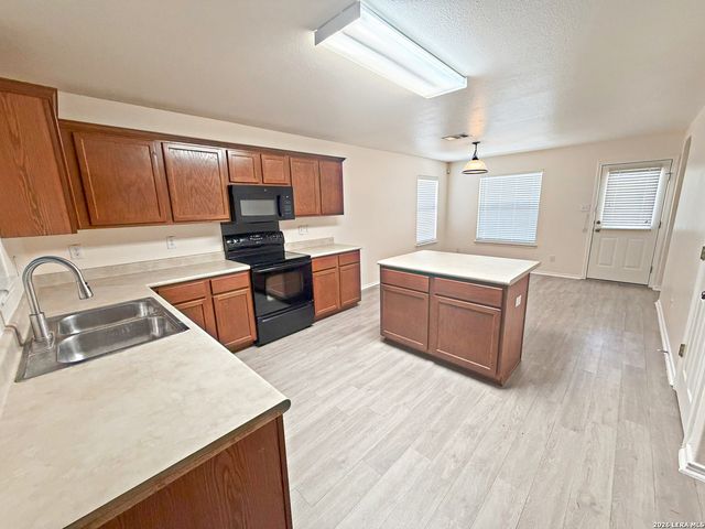 6914 DASHMOOR CRK, San Antonio, TX 78244