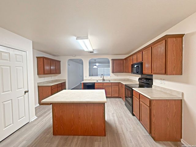 6914 DASHMOOR CRK, San Antonio, TX 78244