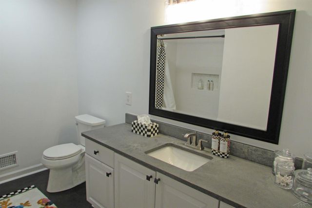 617 Turnbull Street, Lapeer, MI 48446