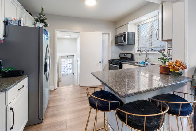 719 N 14th Avenue, Melrose Park, IL 60160