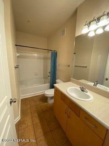 8290 GATE Parkway W 102, Jacksonville, FL 32216