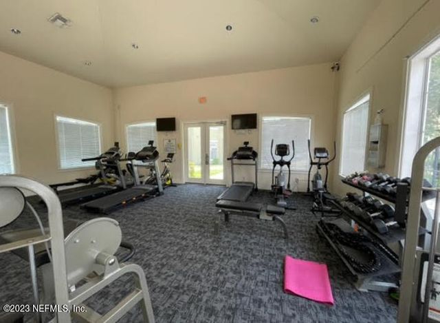 8290 GATE Parkway W 102, Jacksonville, FL 32216