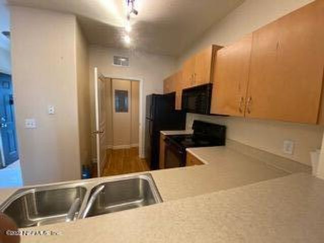 8290 GATE Parkway W 102, Jacksonville, FL 32216