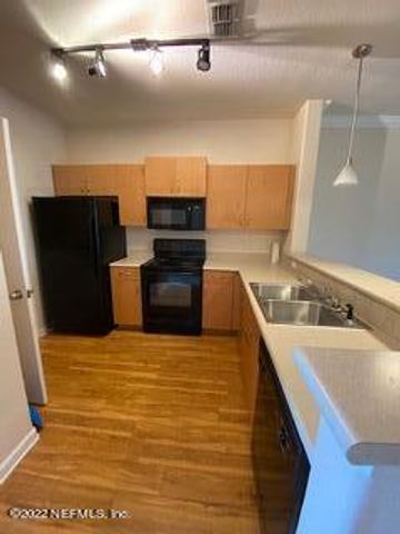 8290 GATE Parkway W 102, Jacksonville, FL 32216