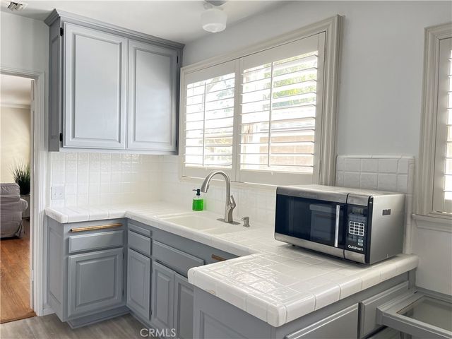 2440 Queensberry Road, Pasadena, CA 91104