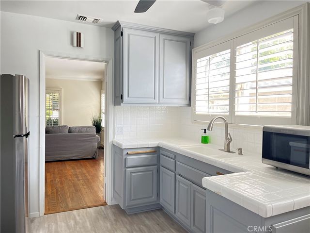 2440 Queensberry Road, Pasadena, CA 91104