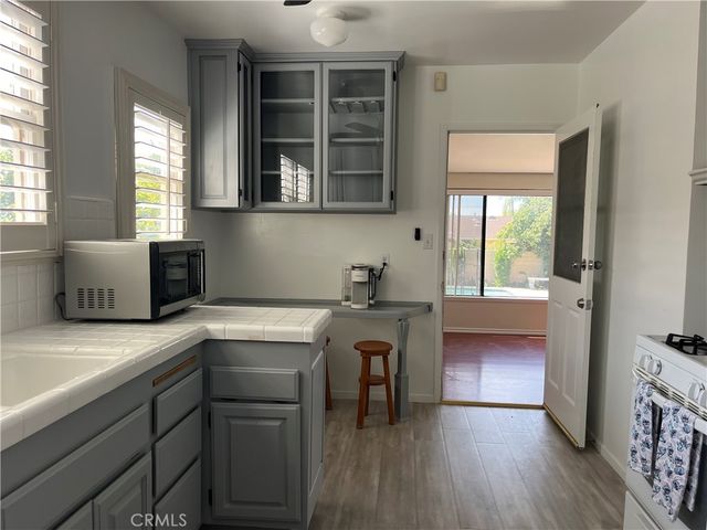 2440 Queensberry Road, Pasadena, CA 91104