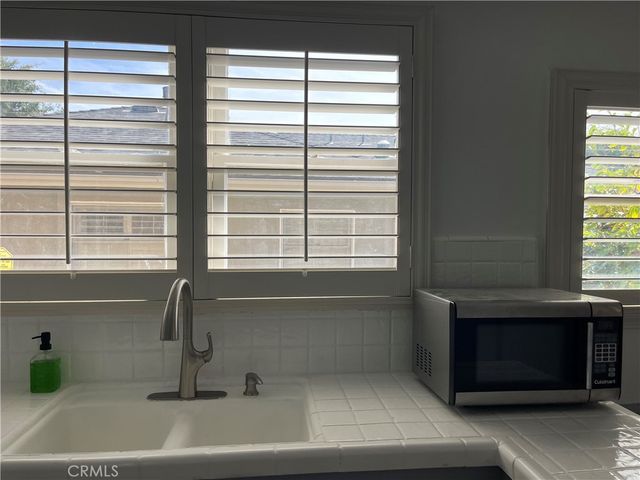 2440 Queensberry Road, Pasadena, CA 91104