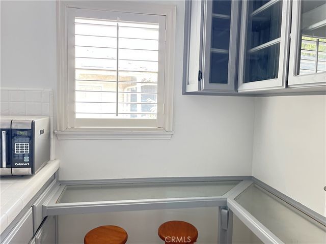 2440 Queensberry Road, Pasadena, CA 91104
