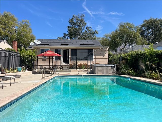 2440 Queensberry Road, Pasadena, CA 91104