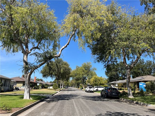 2440 Queensberry Road, Pasadena, CA 91104