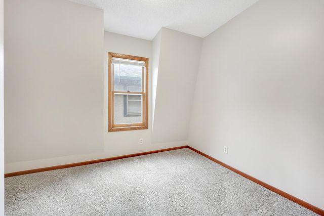129 W 33rd Street, Minneapolis, MN 55408