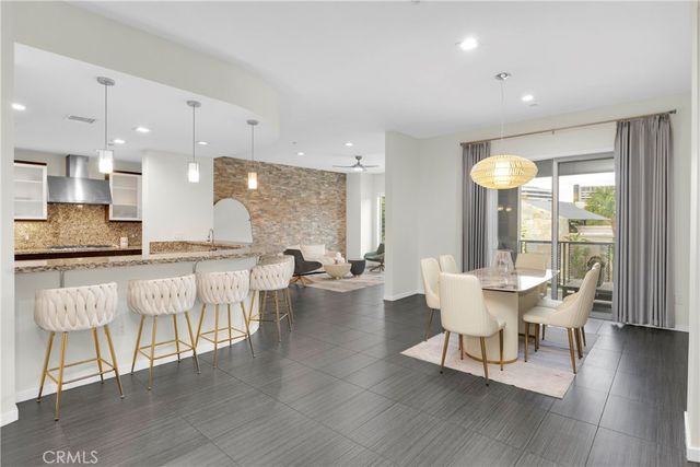 21 Gramercy 220, Irvine, CA 92612