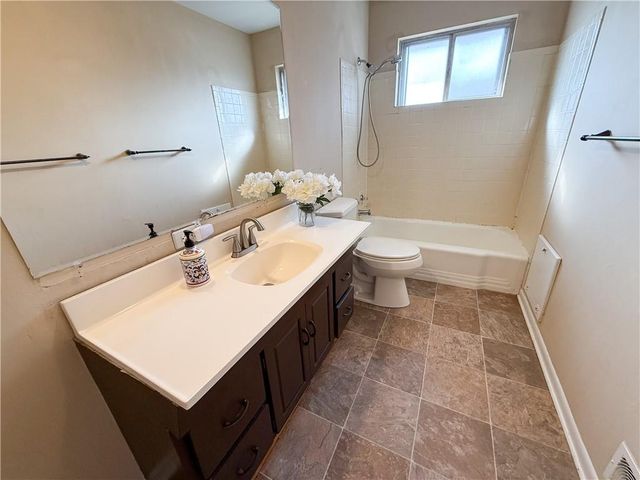 10708 Indiana Avenue, Kansas City, MO 64137