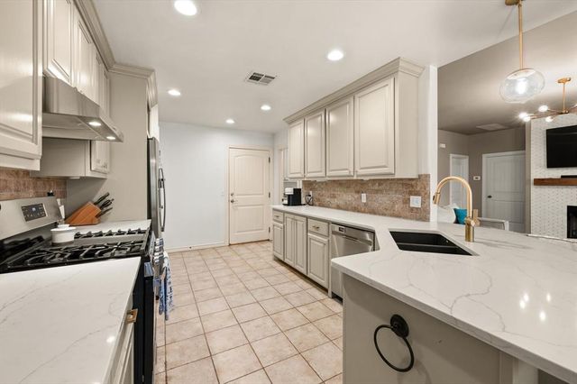 5714 W 8th Court, Stillwater, OK 74074