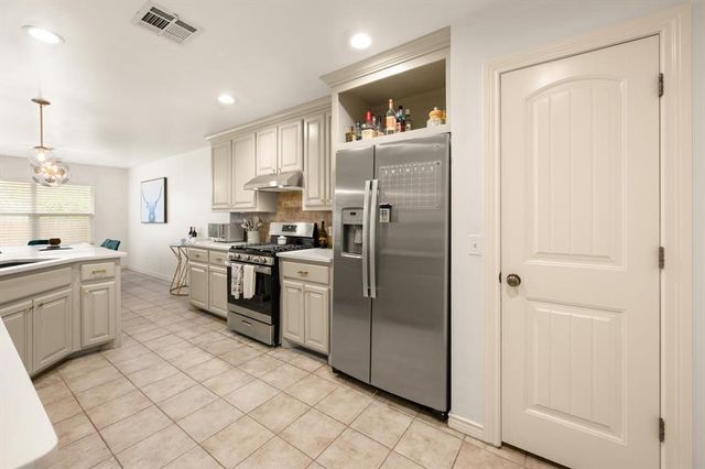 5714 W 8th Court, Stillwater, OK 74074