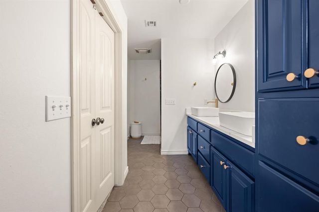 5714 W 8th Court, Stillwater, OK 74074