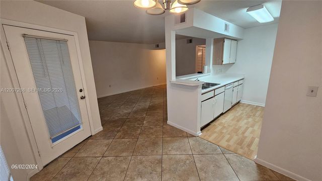 815 W Boynton Beach Blvd 14-102, Boynton Beach, FL 33426