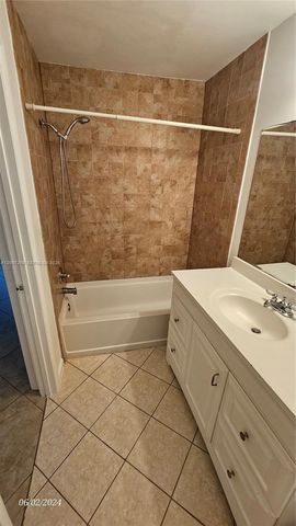 815 W Boynton Beach Blvd 14-102, Boynton Beach, FL 33426