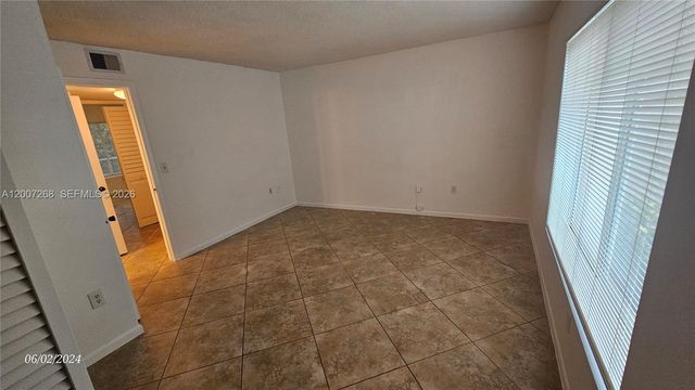 815 W Boynton Beach Blvd 14-102, Boynton Beach, FL 33426