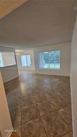 815 W Boynton Beach Blvd 14-102, Boynton Beach, FL 33426