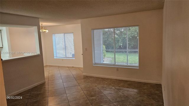 815 W Boynton Beach Blvd 14-102, Boynton Beach, FL 33426