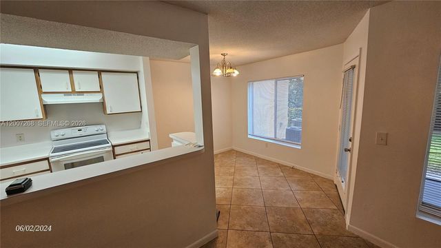 815 W Boynton Beach Blvd 14-102, Boynton Beach, FL 33426