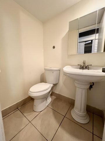 4023 Berkshire B 4023, Deerfield Beach, FL 33442