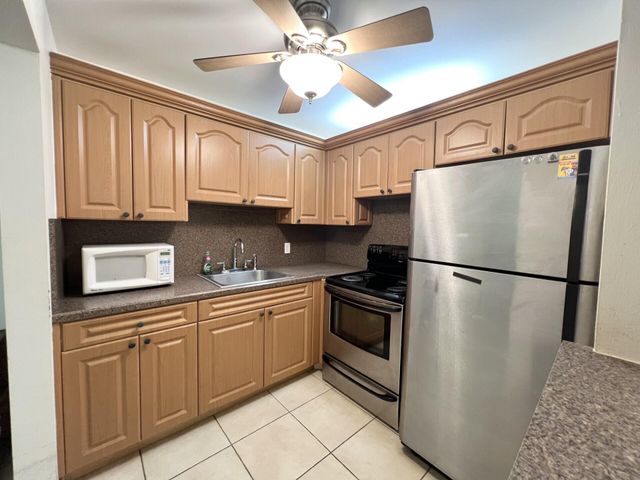 4023 Berkshire B 4023, Deerfield Beach, FL 33442