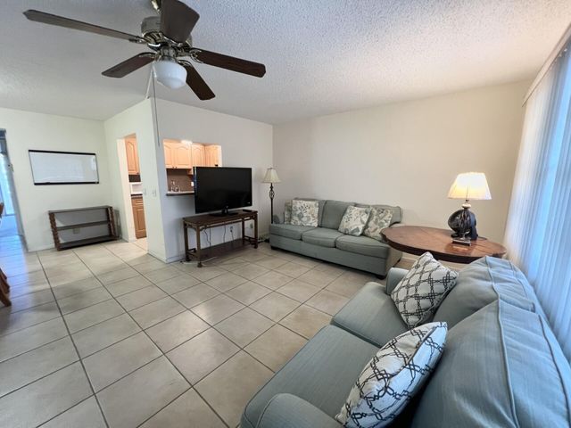 4023 Berkshire B 4023, Deerfield Beach, FL 33442