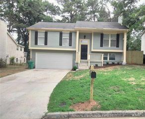 2053 Raintree Place, Lithonia, GA 30058