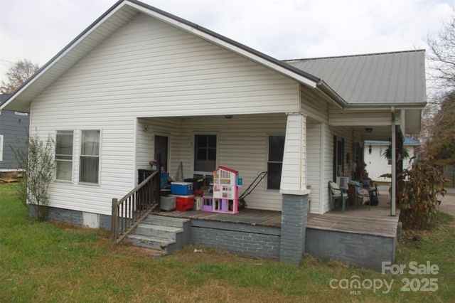 122 Dillashaw Drive, Forest City, NC 28043