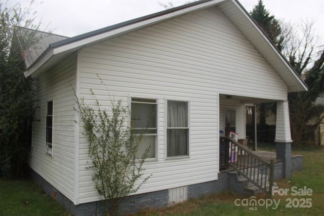 122 Dillashaw Drive, Forest City, NC 28043