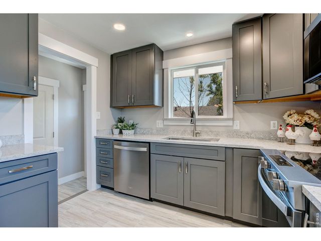 101 S Roosevelt Ave, Louisville, CO 80027