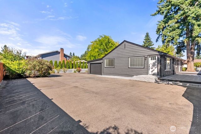 6226 NE 198th Street, Kenmore, WA 98028