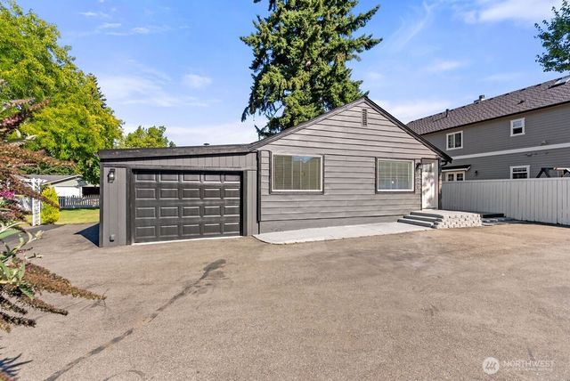 6226 NE 198th Street, Kenmore, WA 98028
