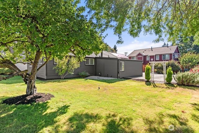 6226 NE 198th Street, Kenmore, WA 98028