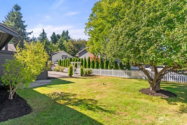 6226 NE 198th Street, Kenmore, WA 98028