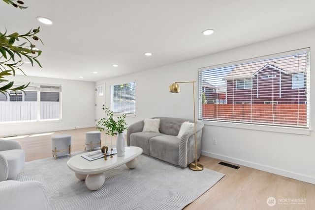 6226 NE 198th Street, Kenmore, WA 98028