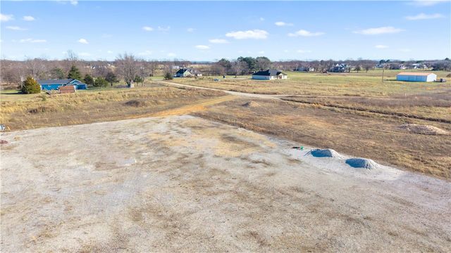 13575 White Oak Road, Fayetteville, AR 72704