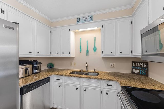 107 Chesterfield Rd., Hattiesburg, MS 39402