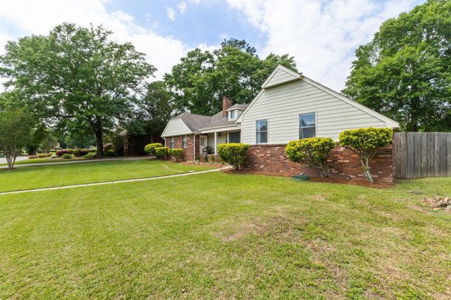 107 Chesterfield Rd., Hattiesburg, MS 39402