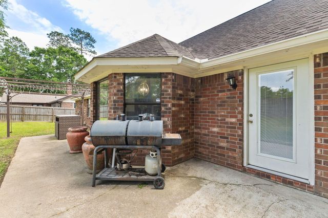 107 Chesterfield Rd., Hattiesburg, MS 39402