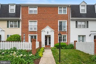 2717 S WALTER REED DR #A, Arlington, VA 22206