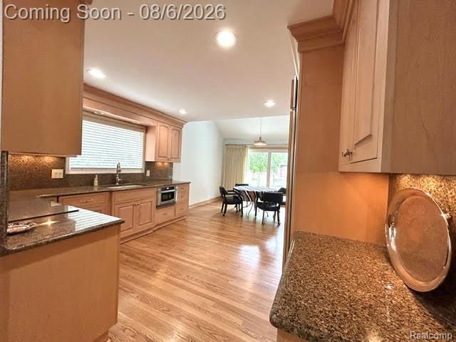 2123 McIntosh Drive, Troy, MI 48098