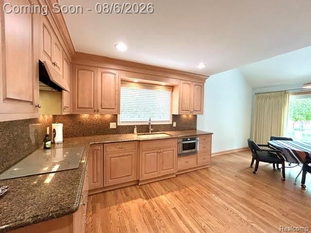 2123 McIntosh Drive, Troy, MI 48098